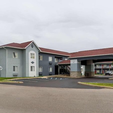 Hotel Super 8 By Wyndham Indianapolis/Ne/Castleton Area Extérieur photo