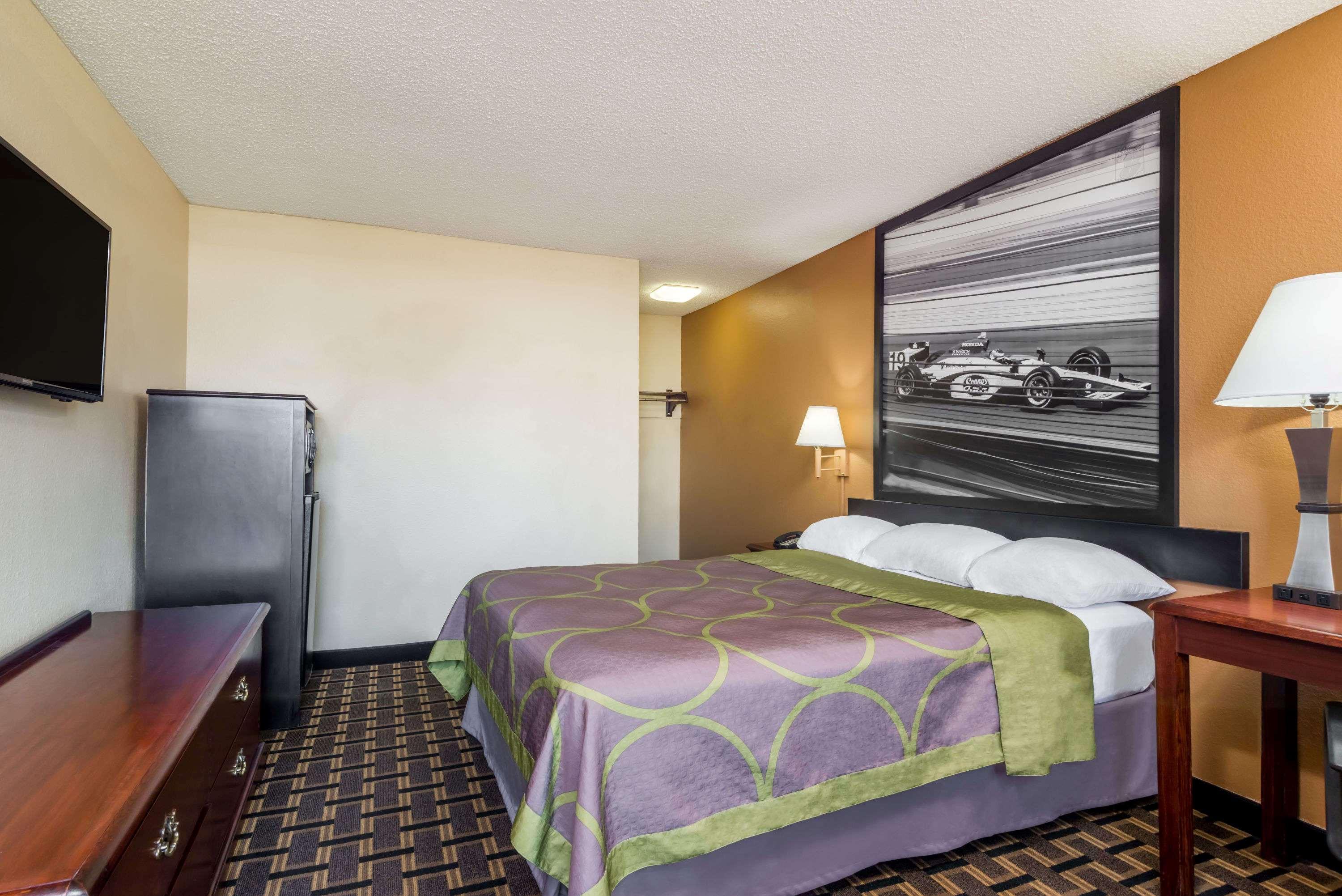 Hotel Super 8 By Wyndham Indianapolis/Ne/Castleton Area Extérieur photo