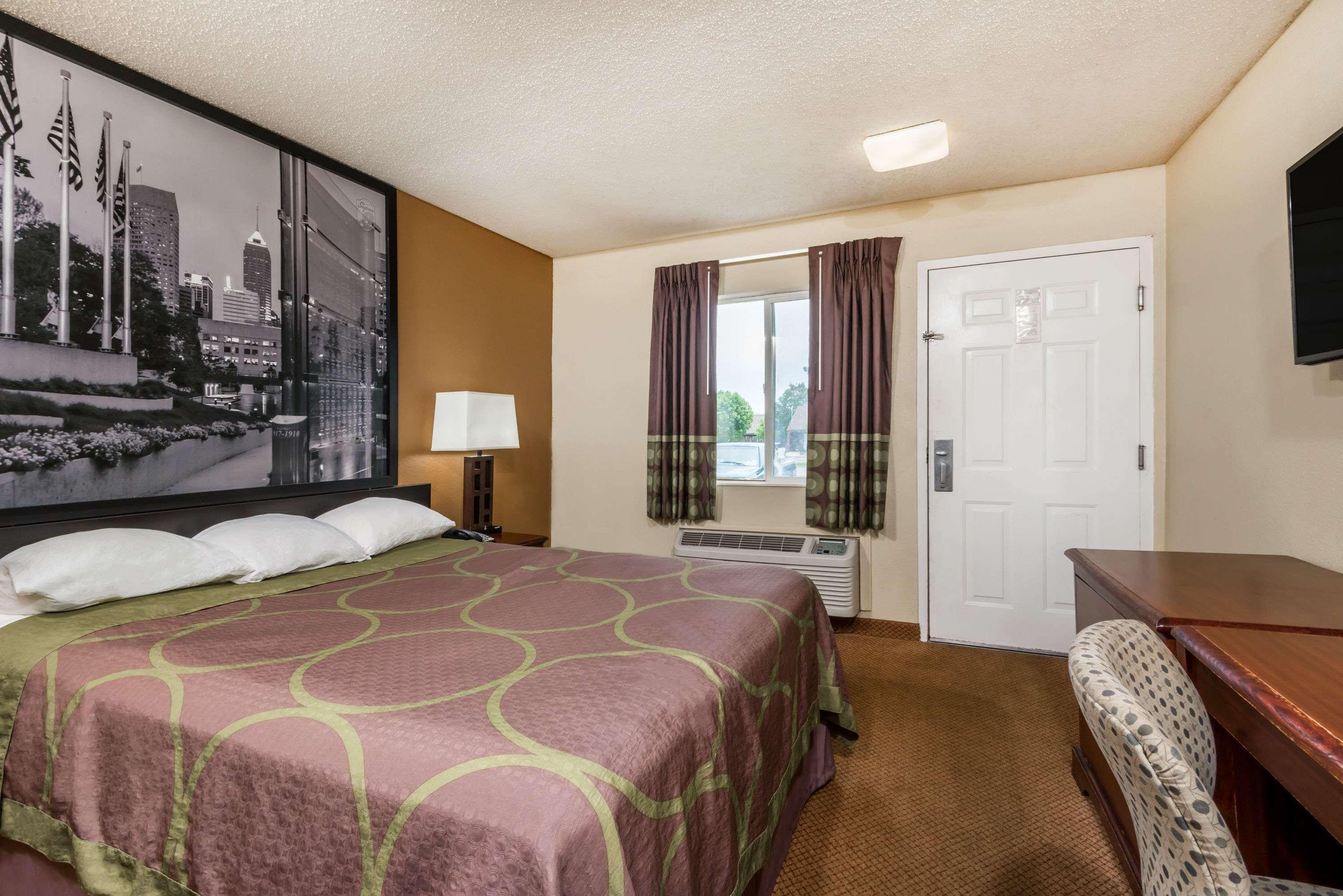 Hotel Super 8 By Wyndham Indianapolis/Ne/Castleton Area Extérieur photo