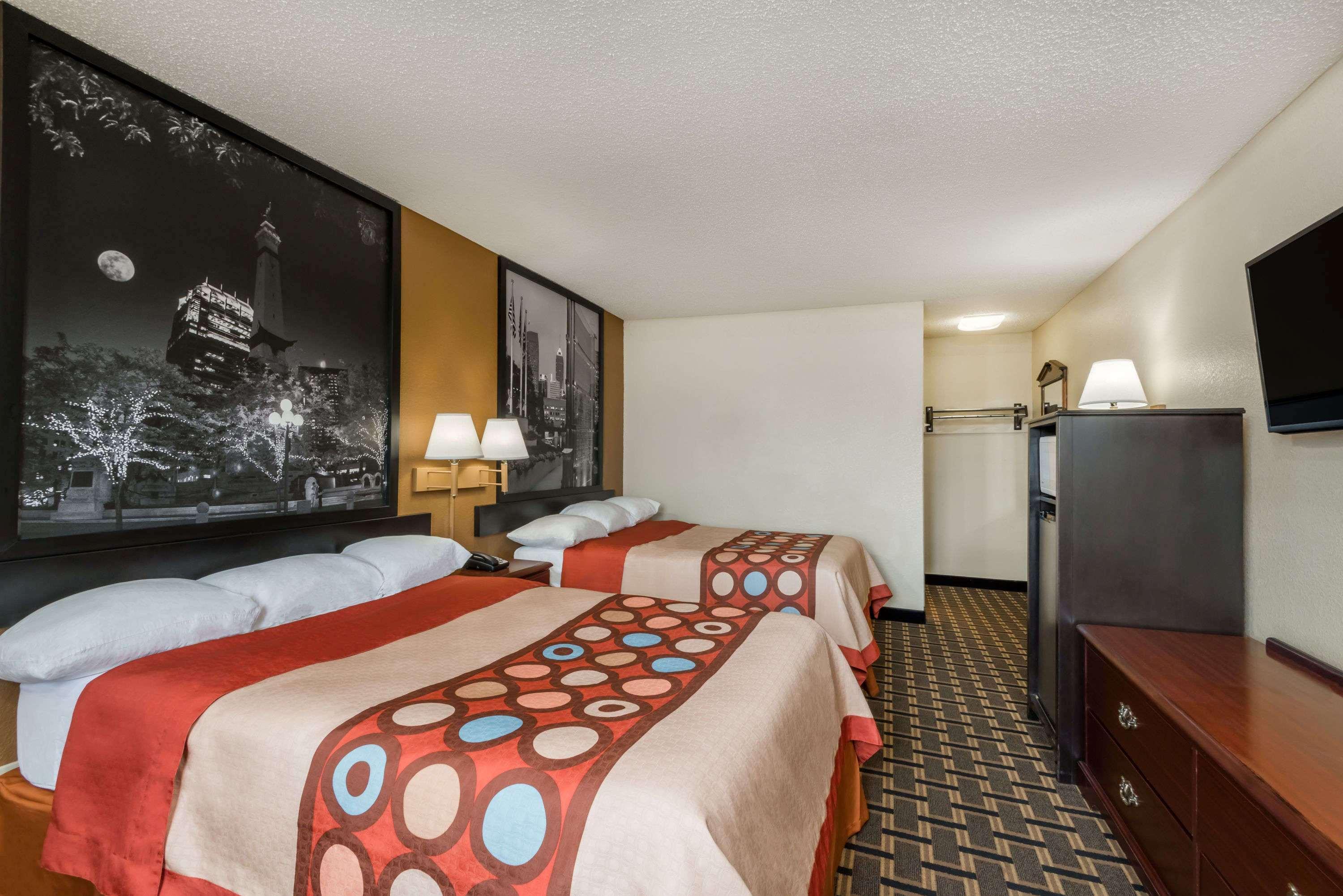 Hotel Super 8 By Wyndham Indianapolis/Ne/Castleton Area Extérieur photo