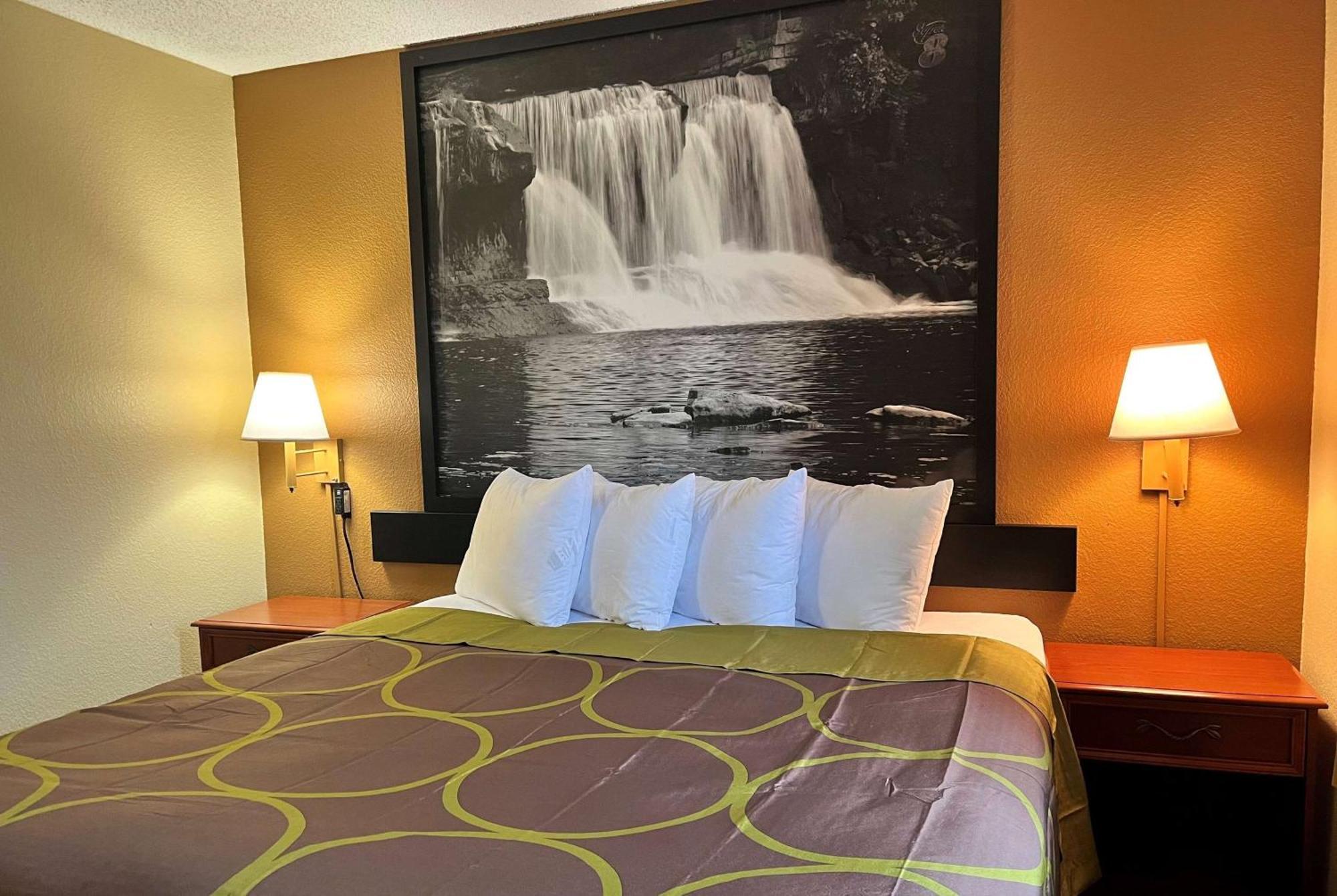 Hotel Super 8 By Wyndham Indianapolis/Ne/Castleton Area Extérieur photo