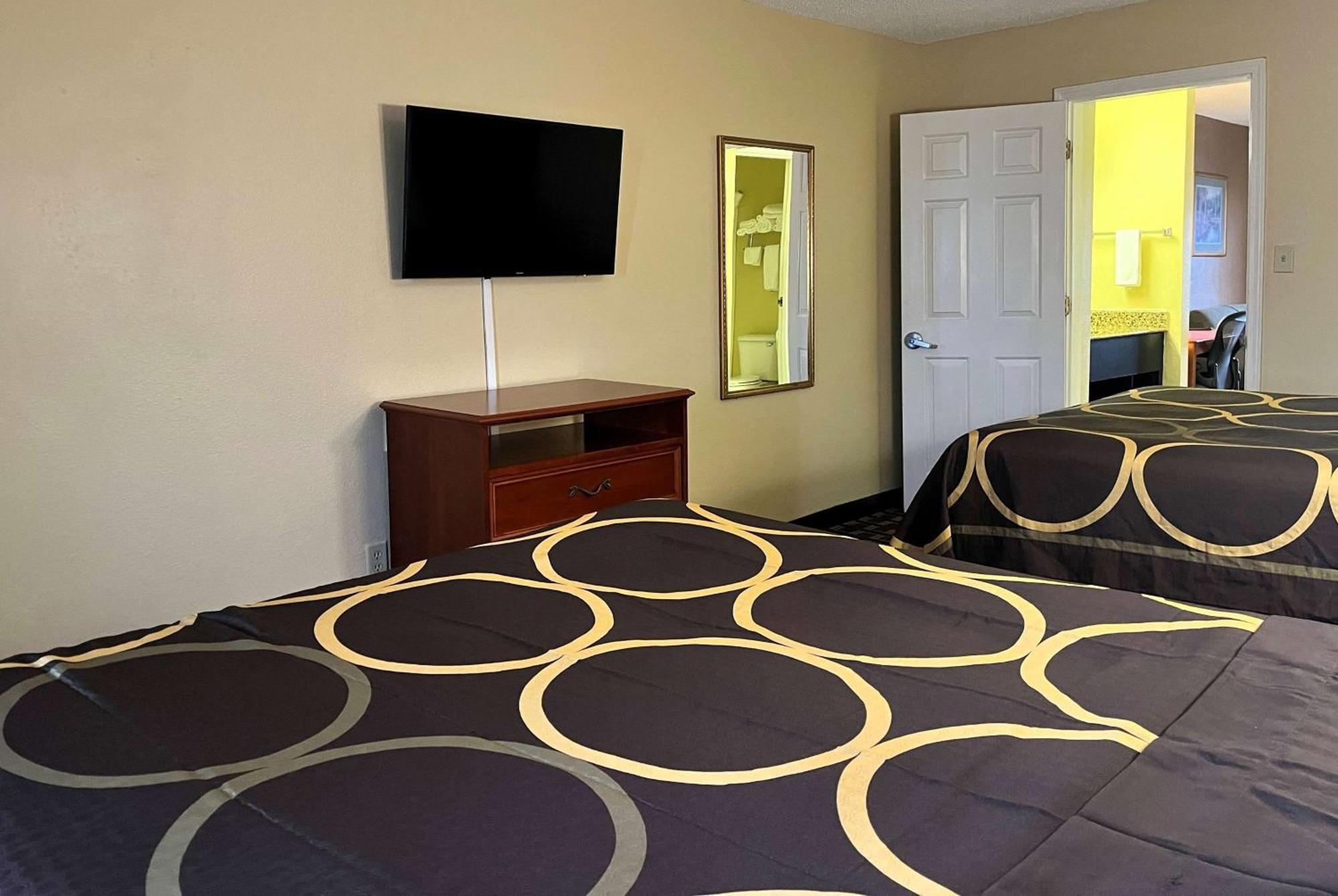 Hotel Super 8 By Wyndham Indianapolis/Ne/Castleton Area Extérieur photo
