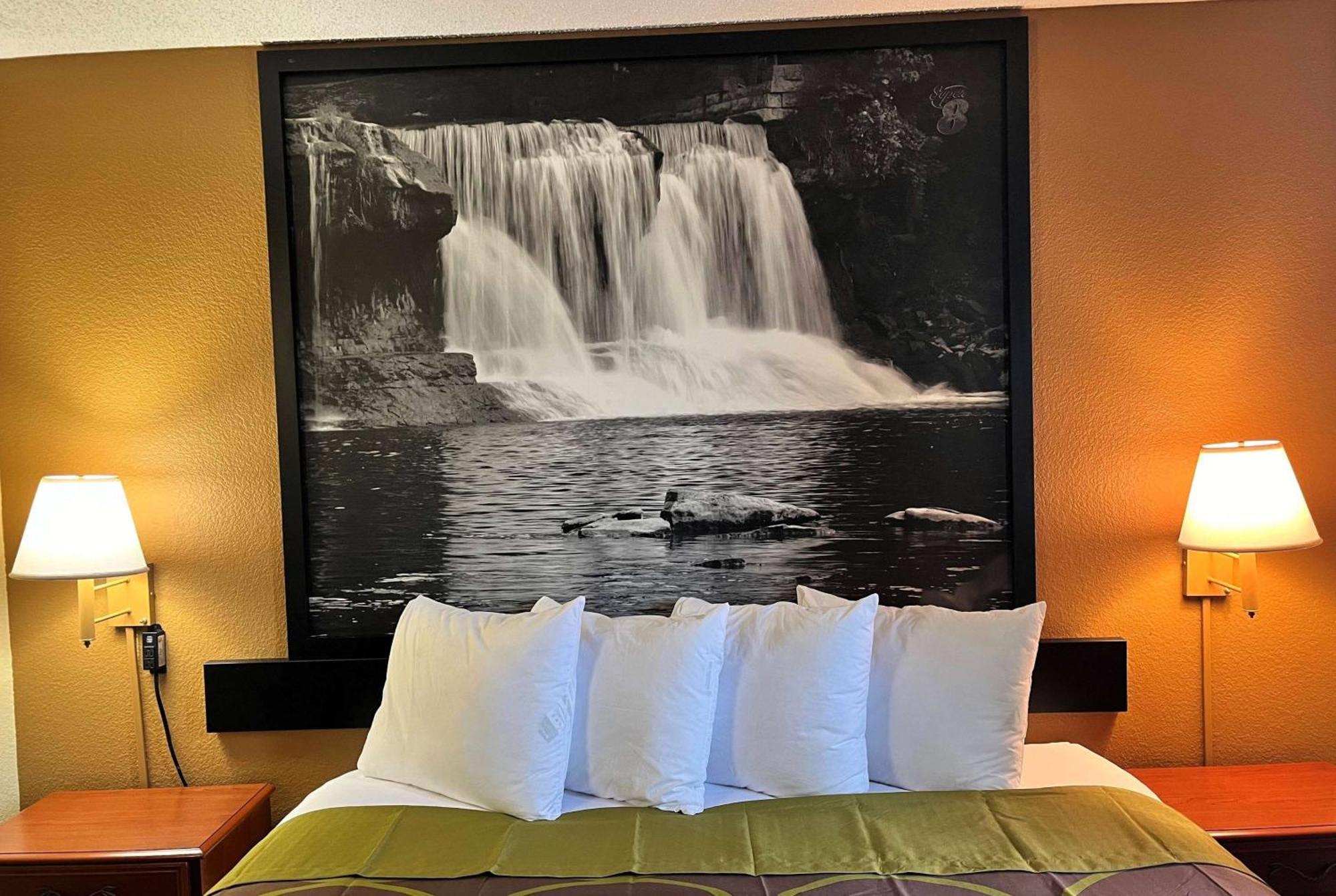 Hotel Super 8 By Wyndham Indianapolis/Ne/Castleton Area Extérieur photo
