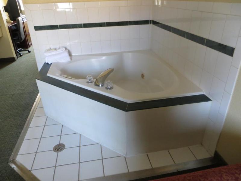 Hotel Super 8 By Wyndham Indianapolis/Ne/Castleton Area Extérieur photo