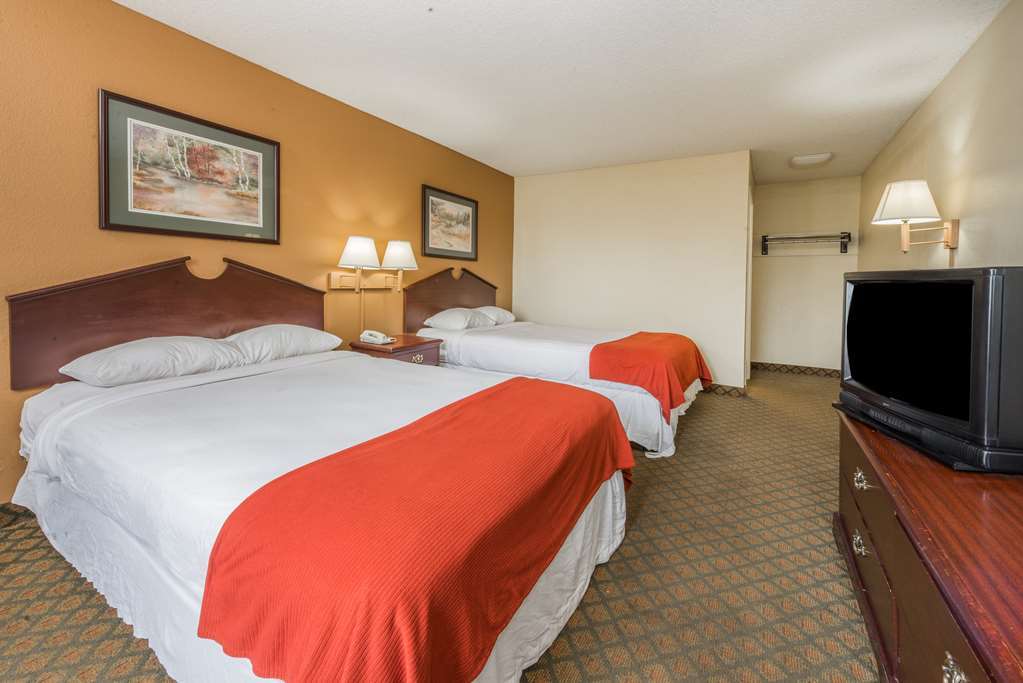 Hotel Super 8 By Wyndham Indianapolis/Ne/Castleton Area Chambre photo