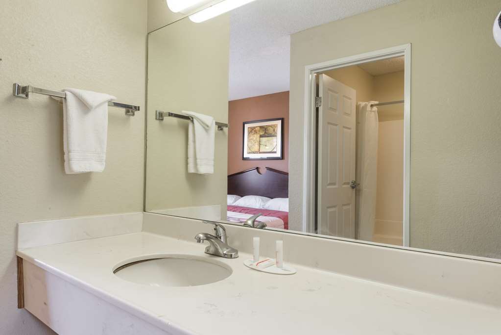 Hotel Super 8 By Wyndham Indianapolis/Ne/Castleton Area Chambre photo